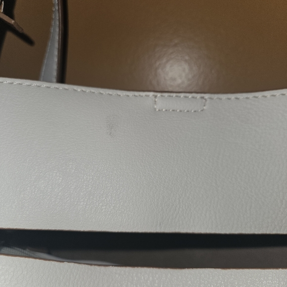 Neiman Marcus faux leather Beach bag - Picture 4 of 5